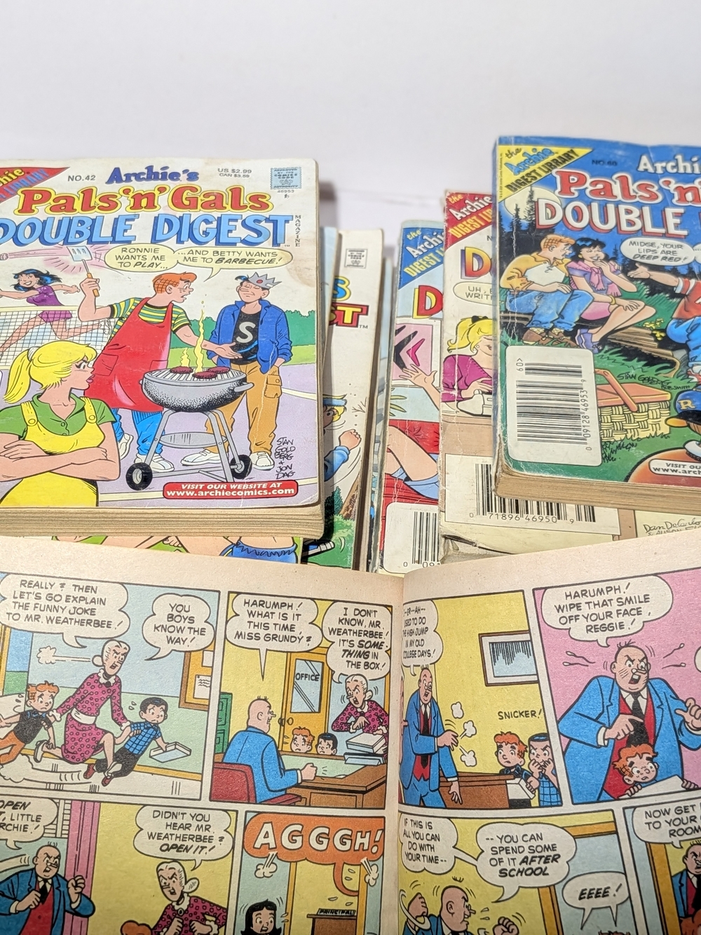 Vintage Archie Comics Double Digest Lot β Pals 'N Gals & Betty and Veronica - Picture 3 of 6
